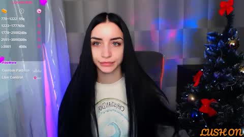 Snapshot of emma_jordan chatting on January 6, 2025, 10:35 am Emma online show from January 6, 2025, 10:35 am