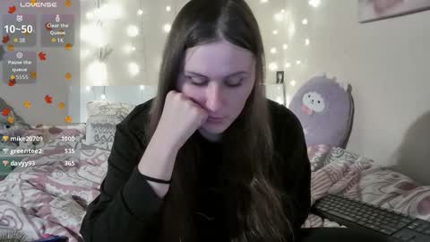 emma_just online show from November 1, 2025, 8:11 pm