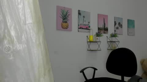 Snapshot of emma_lean chatting on February 5, 2026, 1:43 am whises lits online show from February 5, 2026, 1:43 am