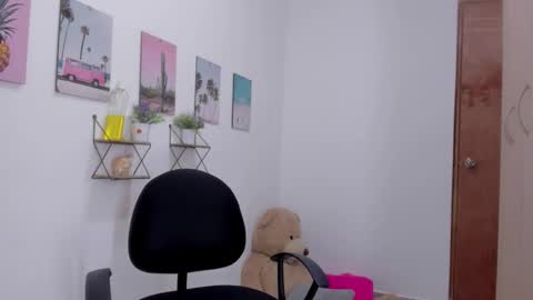 Snapshot of emma_lean chatting on February 7, 2026, 7:17 pm whises lits online show from February 7, 2026, 7:17 pm