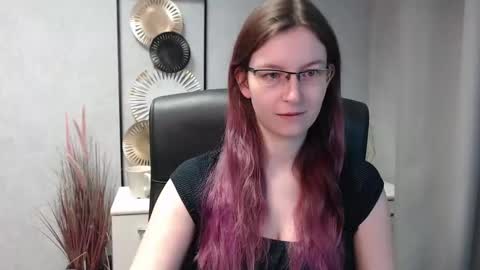 Snapshot of emma_lust94 chatting on December 2, 2024, 6:41 am emma online show from December 2, 2024, 6:41 am