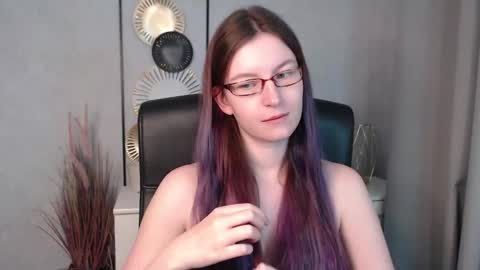 Snapshot of emma_lust94 chatting on December 4, 2024, 10:24 am emma online show from December 4, 2024, 10:24 am