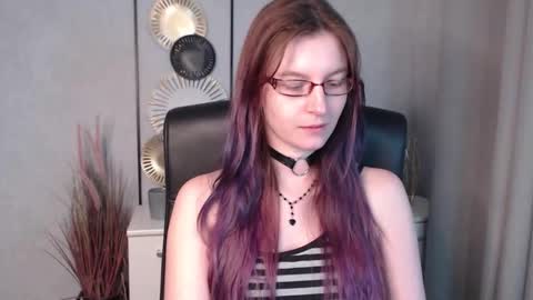Snapshot of emma_lust94 chatting on December 6, 2024, 1:44 pm emma online show from December 6, 2024, 1:44 pm