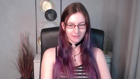 Snapshot of emma_lust94 chatting on December 6, 2024, 5:33 pm emma online show from December 6, 2024, 5:33 pm