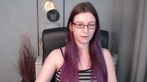 Snapshot of emma_lust94 chatting on December 7, 2024, 3:08 pm emma online show from December 7, 2024, 3:08 pm
