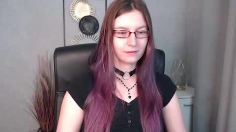 Snapshot of emma_lust94 chatting on December 9, 2024, 6:34 am emma online show from December 9, 2024, 6:34 am