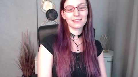 Snapshot of emma_lust94 chatting on December 9, 2024, 9:39 am emma online show from December 9, 2024, 9:39 am