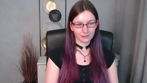 Snapshot of emma_lust94 chatting on December 9, 2024, 12:40 pm emma online show from December 9, 2024, 12:40 pm