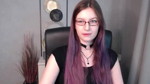 Snapshot of emma_lust94 chatting on December 11, 2024, 6:25 am emma online show from December 11, 2024, 6:25 am