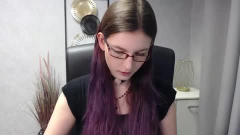 Snapshot of emma_lust94 chatting on December 12, 2024, 7:30 am emma online show from December 12, 2024, 7:30 am