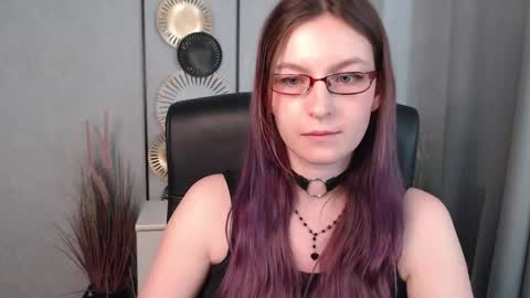 Snapshot of emma_lust94 chatting on December 13, 2024, 10:51 am emma online show from December 13, 2024, 10:51 am