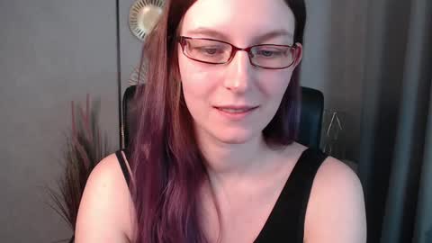 Snapshot of emma_lust94 chatting on December 14, 2024, 7:03 pm emma online show from December 14, 2024, 7:03 pm