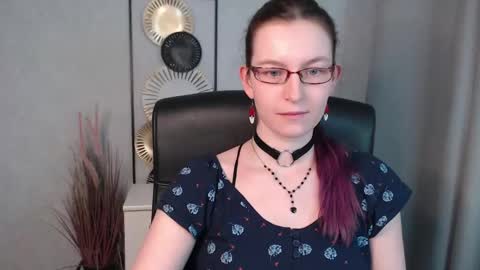 Snapshot of emma_lust94 chatting on December 17, 2024, 10:12 am emma online show from December 17, 2024, 10:12 am