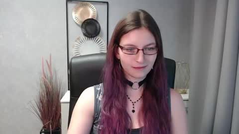 Snapshot of emma_lust94 chatting on December 22, 2024, 2:38 pm emma online show from December 22, 2024, 2:38 pm