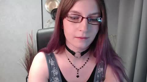 Snapshot of emma_lust94 chatting on December 30, 2024, 11:48 am emma online show from December 30, 2024, 11:48 am