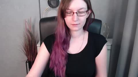 Snapshot of emma_lust94 chatting on January 22, 2025, 1:11 pm emma online show from January 22, 2025, 1:11 pm