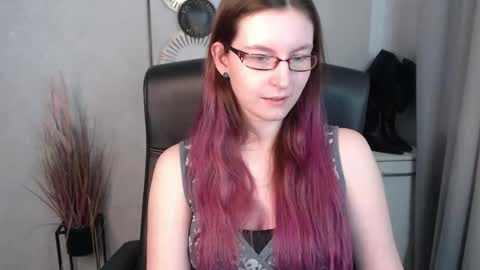 Snapshot of emma_lust94 chatting on February 6, 2025, 11:21 am emma online show from February 6, 2025, 11:21 am