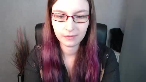 Snapshot of emma_lust94 chatting on February 19, 2025, 10:12 am emma online show from February 19, 2025, 10:12 am