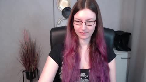 Snapshot of emma_lust94 chatting on March 4, 2025, 6:58 am emma online show from March 4, 2025, 6:58 am