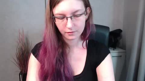 Snapshot of emma_lust94 chatting on March 5, 2025, 7:27 am emma online show from March 5, 2025, 7:27 am