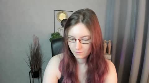 Snapshot of emma_lust94 chatting on April 21, 2026, 5:36 am emma online show from April 21, 2026, 5:36 am