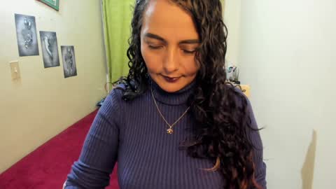 Snapshot of emma_luxy chatting on December 29, 2024, 5:53 am emma luxy online show from December 29, 2024, 5:53 am