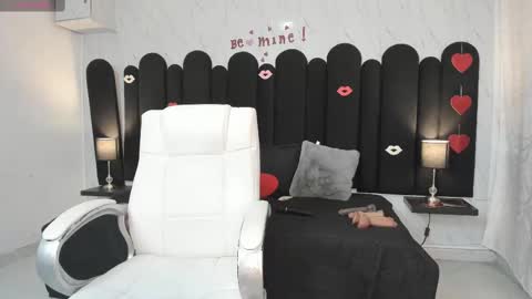 Emma  online show from February 28, 2025, 12:09 pm