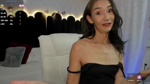 Emma  online show from October 14, 2025, 12:17 pm