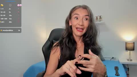 Emma  online show from November 12, 2025, 12:16 pm