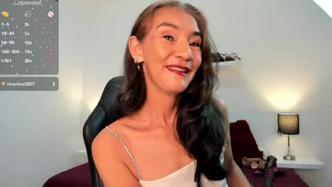 Snapshot of emma_mendoza chatting on April 20, 2026, 11:35 am Emma online show from April 20, 2026, 11:35 am