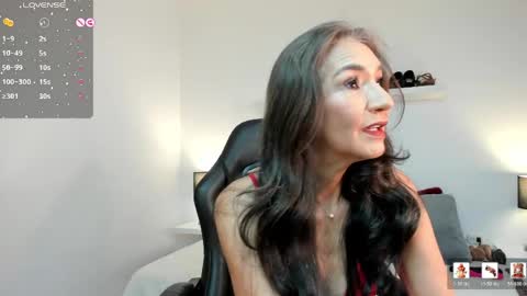Snapshot of emma_mendoza chatting on May 14, 2026, 11:28 am Emma online show from May 14, 2026, 11:28 am