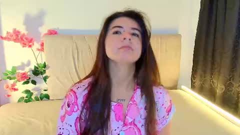 Snapshot of emma_naa chatting on July 26, 2026, 6:43 am Emma online show from July 26, 2026, 6:43 am