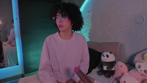     online show from February 17, 2025, 10:07 am