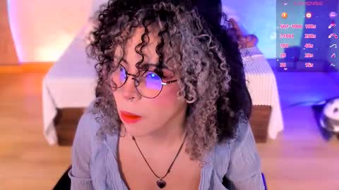 Snapshot of emma_nakamura chatting on February 6, 2026, 10:18 am online show from February 6, 2026, 10:18 am