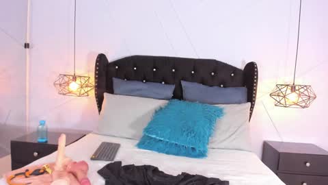 Snapshot of emma_payton chatting on February 8, 2025, 3:00 pm Emma online show from February 8, 2025, 3:00 pm