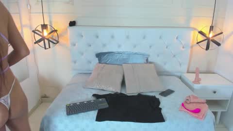 Snapshot of emma_payton chatting on March 8, 2025, 11:37 am Emma online show from March 8, 2025, 11:37 am