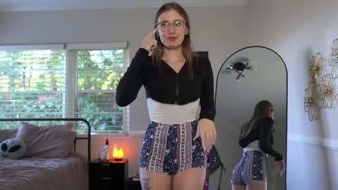 Snapshot of emma_ruby chatting on December 7, 2024, 5:53 pm Emma Ruby online show from December 7, 2024, 5:53 pm