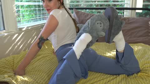 Snapshot of emma_ruby chatting on January 8, 2026, 5:59 pm Emma Ruby online show from January 8, 2026, 5:59 pm