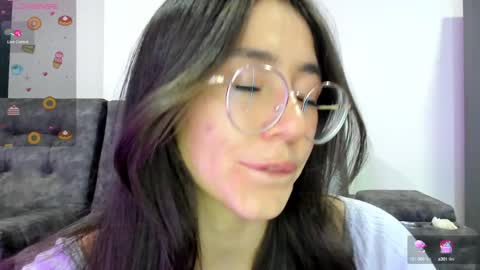 Snapshot of emma_sandovaal chatting on January 18, 2025, 12:02 am Emma online show from January 18, 2025, 12:02 am