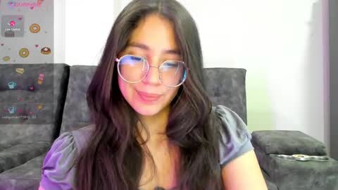 Snapshot of emma_sandovaal chatting on February 25, 2025, 5:08 am Emma online show from February 25, 2025, 5:08 am