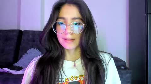 Snapshot of emma_sandovaal chatting on March 1, 2025, 4:04 am Emma online show from March 1, 2025, 4:04 am