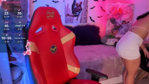 Snapshot of emma_soffia chatting on October 28, 2025, 7:05 pm EMMA online show from October 28, 2025, 7:05 pm