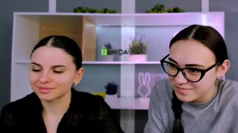 Snapshot of emma_swee chatting on February 7, 2026, 12:20 pm emma_swee online show from February 7, 2026, 12:20 pm