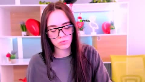 Snapshot of emma_swee chatting on February 20, 2026, 6:26 am emma_swee online show from February 20, 2026, 6:26 am