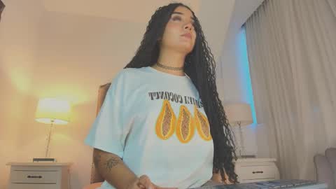 Snapshot of emma_torres__ chatting on September 23, 2025, 11:57 am Ema online show from September 23, 2025, 11:57 am