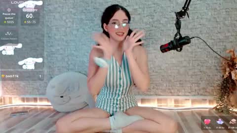 Snapshot of emma_unu chatting on January 17, 2026, 3:00 am Emma online show from January 17, 2026, 3:00 am