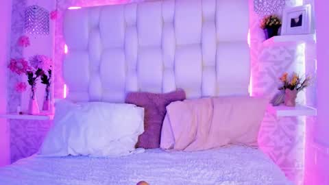 Snapshot of emmaa00_ chatting on February 9, 2026, 4:44 pm emmaa00_ online show from February 9, 2026, 4:44 pm