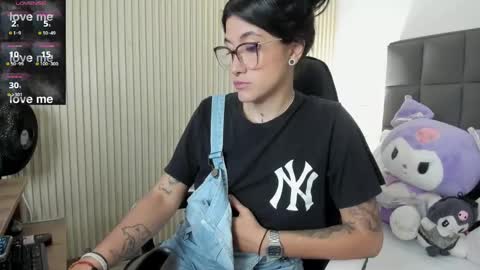 Snapshot of emmaa_blaack chatting on January 31, 2025, 12:07 pm E M M A A online show from January 31, 2025, 12:07 pm