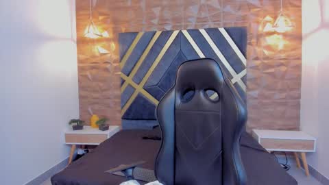 EMMA online show from November 11, 2025, 5:24 pm