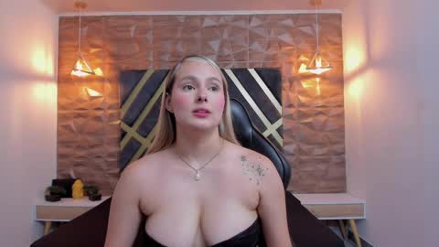 Snapshot of emmaa_white_ chatting on April 28, 2026, 5:40 pm EMMA online show from April 28, 2026, 5:40 pm
